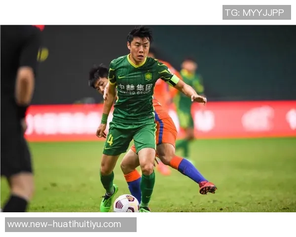 国安队李磊因右大腿肌肉拉伤预计缺阵四周球队面临人员紧张局面