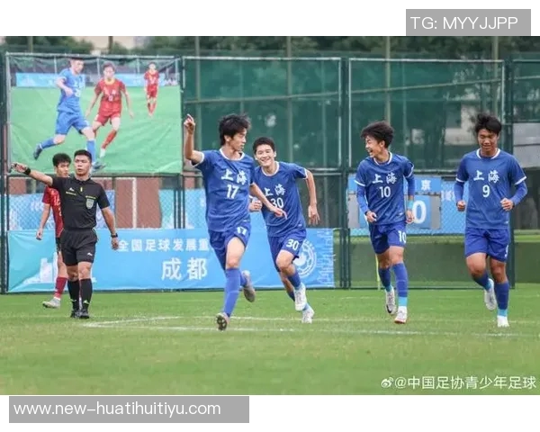 北京队在中国足协青少年足球锦标赛U15组中以3-0战胜上海队成功夺冠 北京队在中国足协青少年足球锦标赛U15组中以3-0战胜上海队成功夺冠